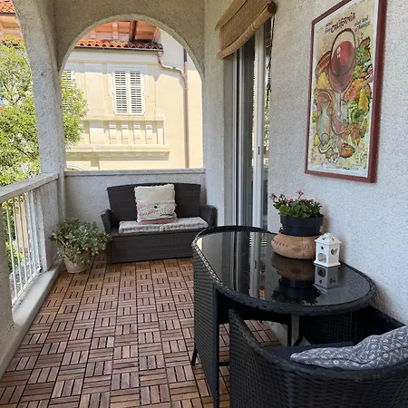 Secret Garden Apartment