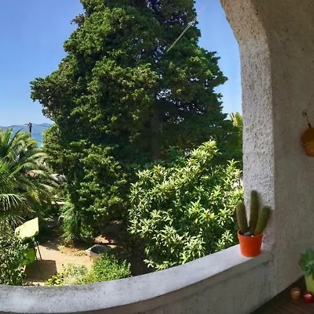 Secret Garden Apartment *